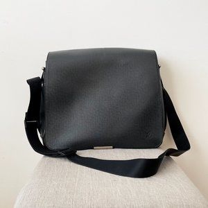 Louis Vuitton Messenger Bag